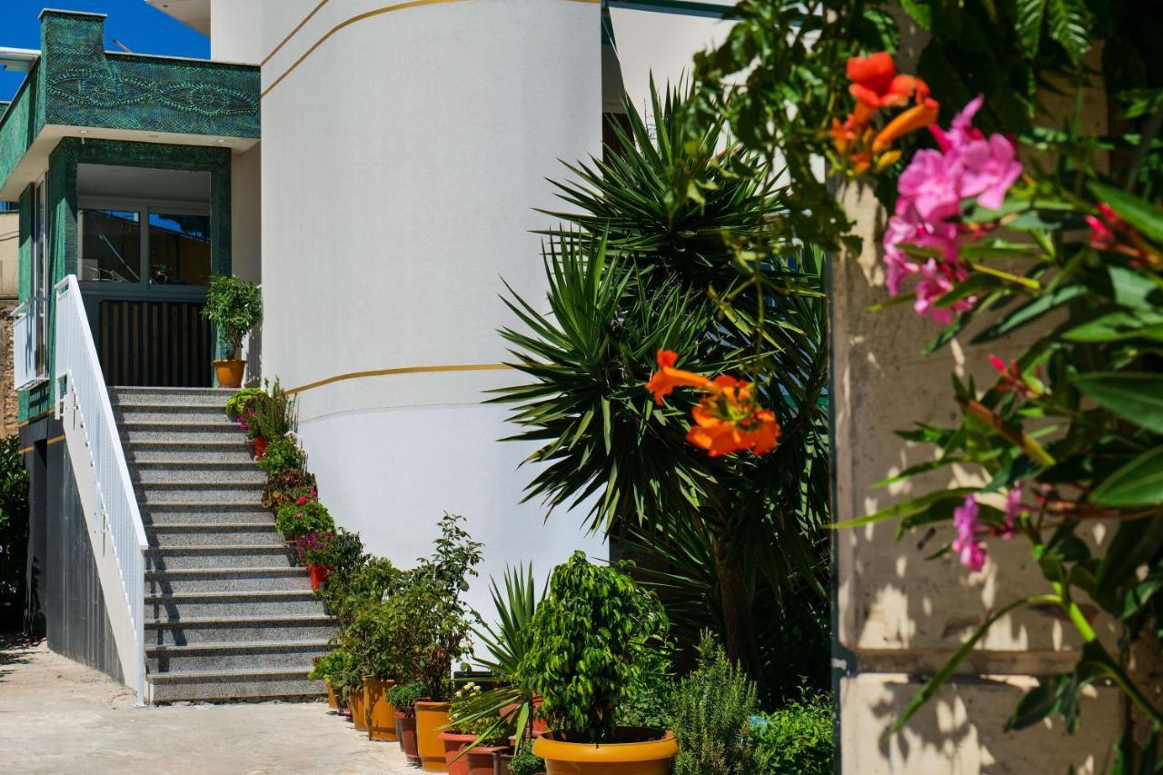 Vila Marjana Sarande Luaran gambar
